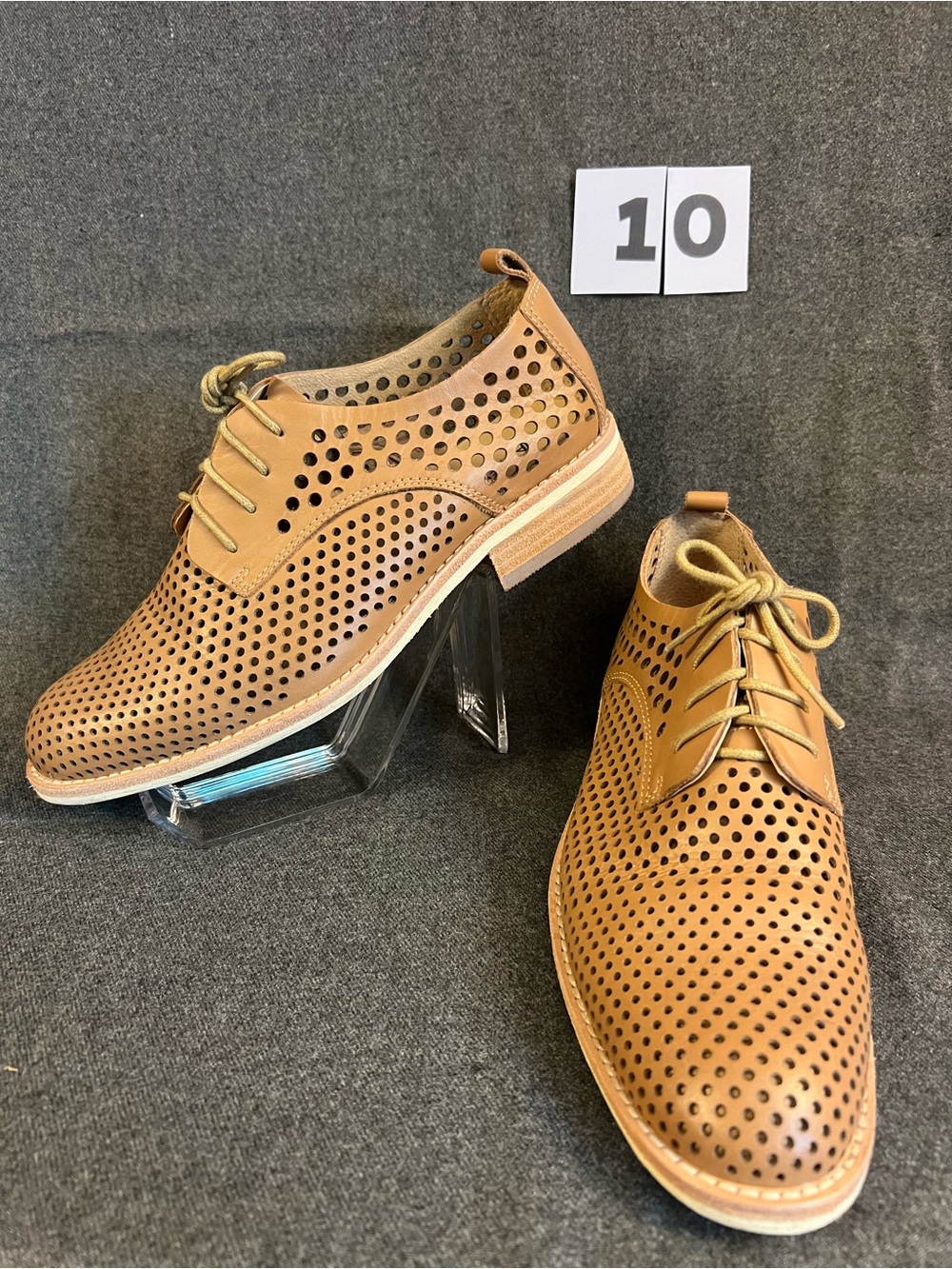 Women’s Perforated Lace-Up Casual Dress Shoes - Tan